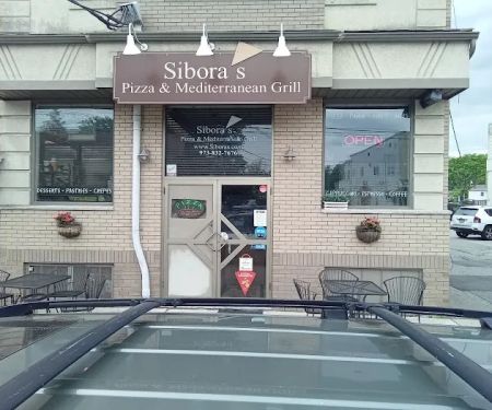 Sibora's Pizza and Mediterranean Grill (Lincoln Park)