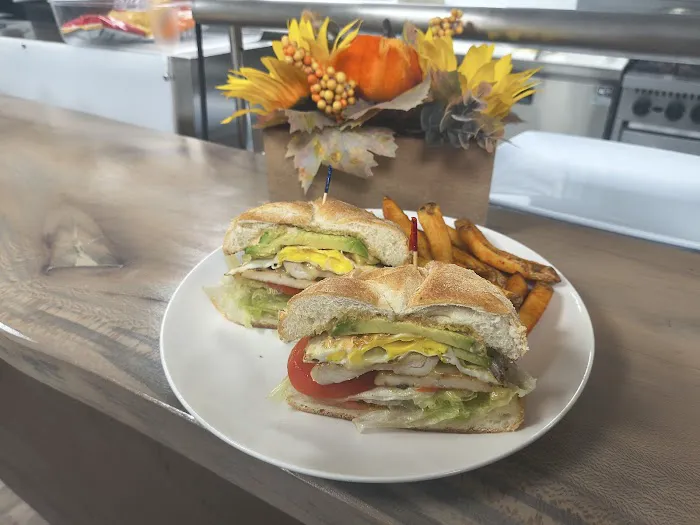 Machy's Latin American Deli & Restaurant Picture 9