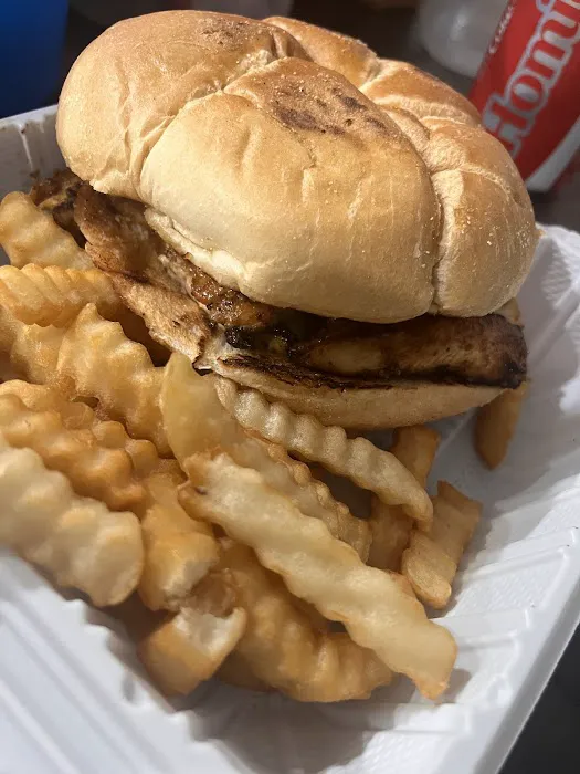 Machy's Latin American Deli & Restaurant Picture 3