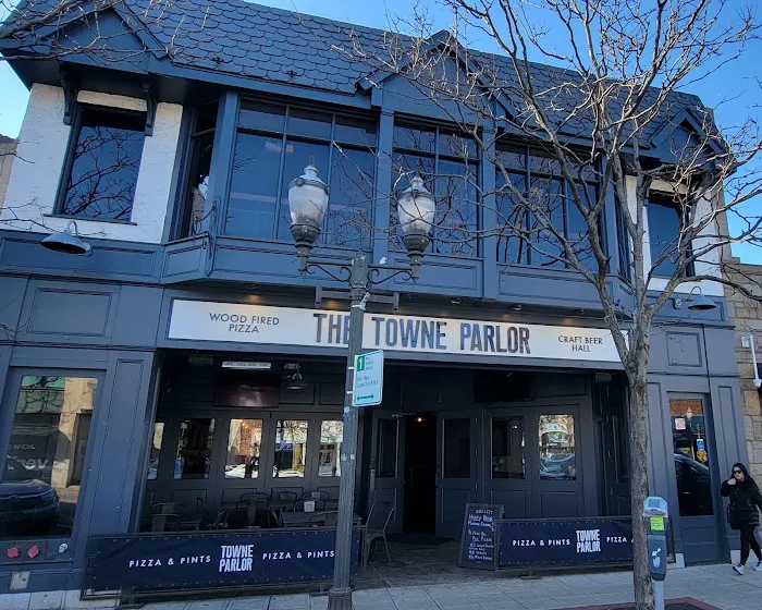 Towne Parlor Pizza & Pints Picture 6