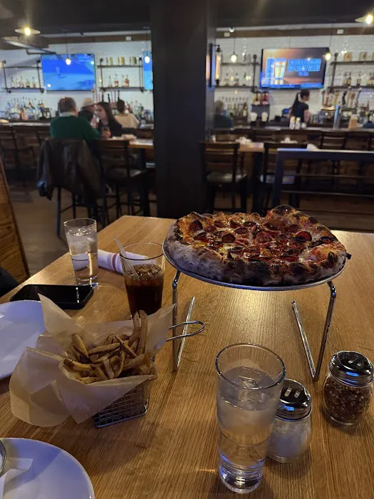 Towne Parlor Pizza & Pints Picture 7