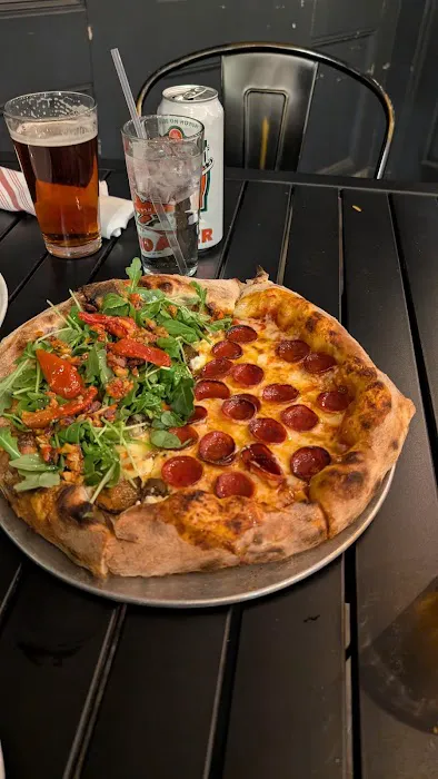 Towne Parlor Pizza & Pints Picture 5