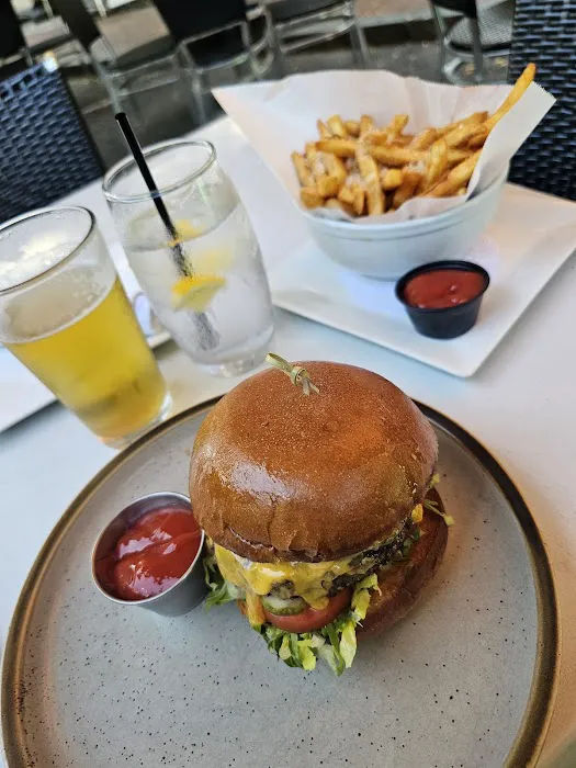 Hudson Social CT Picture 1