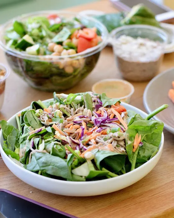 Green & Tonic Picture 3