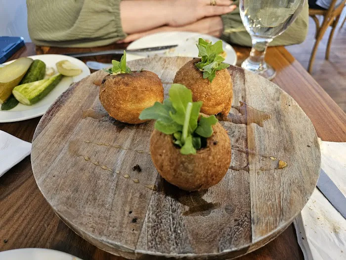 Greenwich & Delancey Picture 7