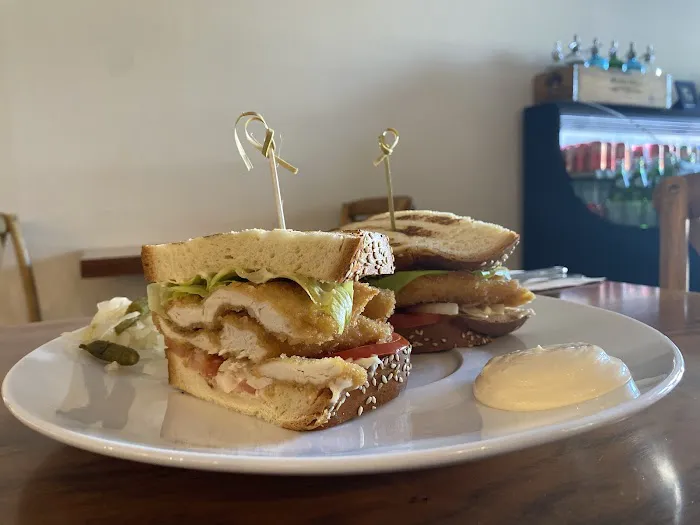 Greenwich & Delancey Picture 4