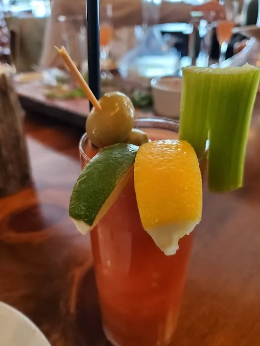 Farmhouse at the Crossroads Picture 1