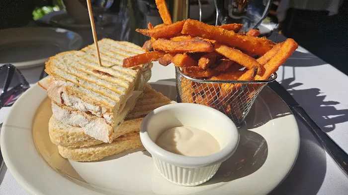 Monarca Restaurant & Bar Picture 7