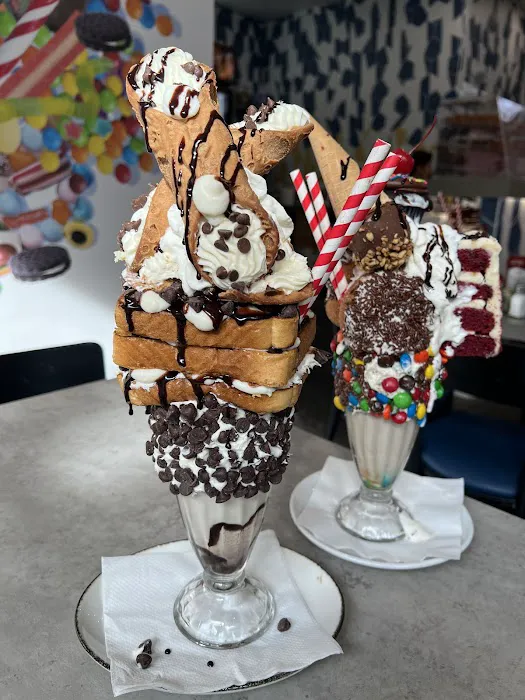 Elm Street Diner Picture 7