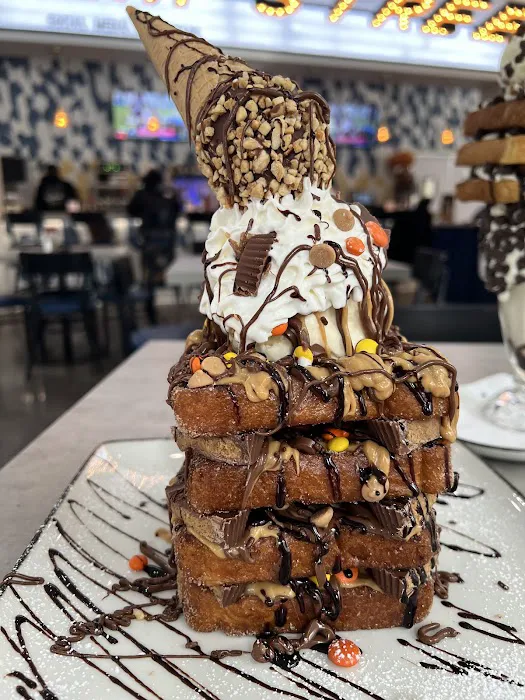 Elm Street Diner Picture 3