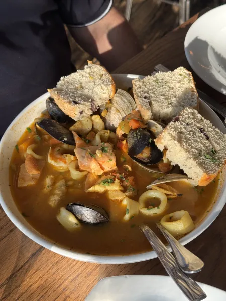 Fish Restaurant + Bar Picture 5