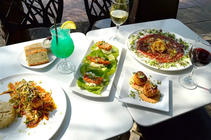 Fish Restaurant + Bar Picture 6