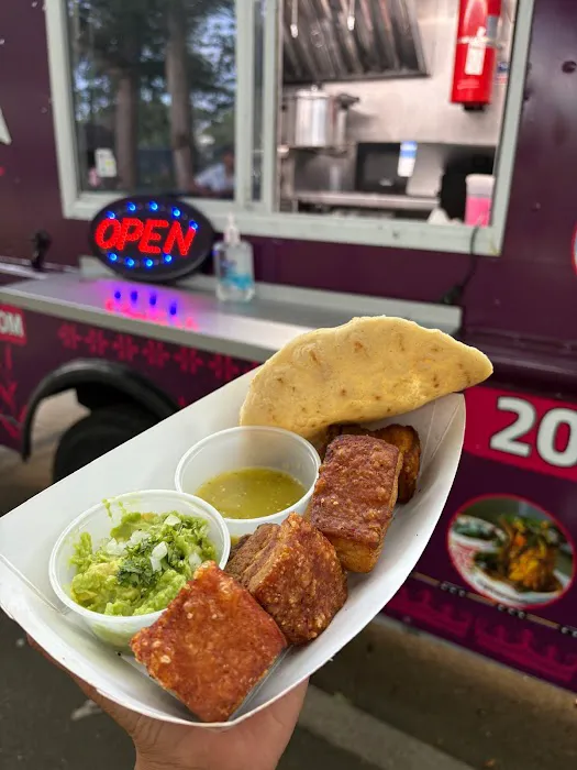 El Rey del Sabor Food Truck Picture 4