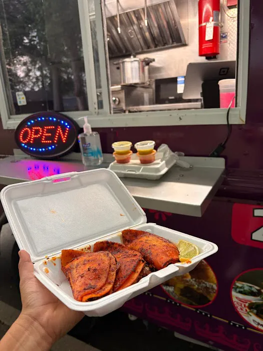 El Rey del Sabor Food Truck Picture 5