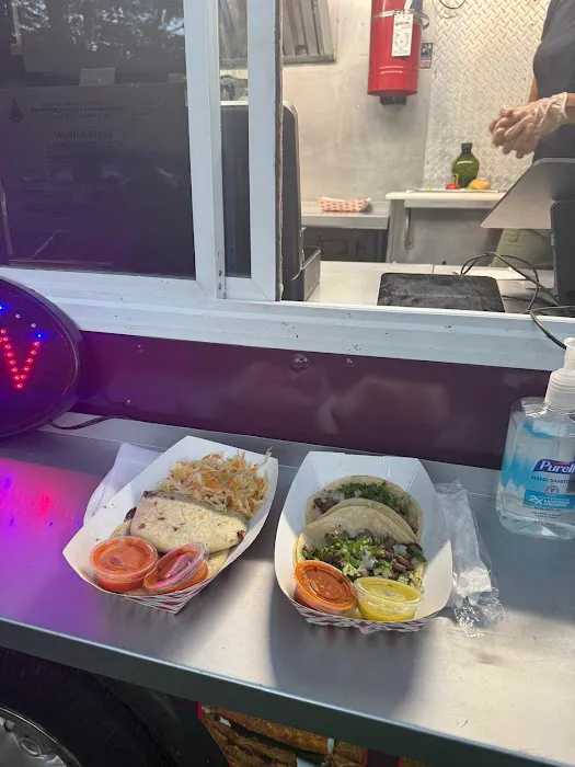 El Rey del Sabor Food Truck Picture 10