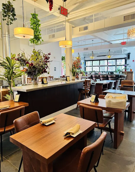 Ginger's Seoul Bar & Grill Picture 5