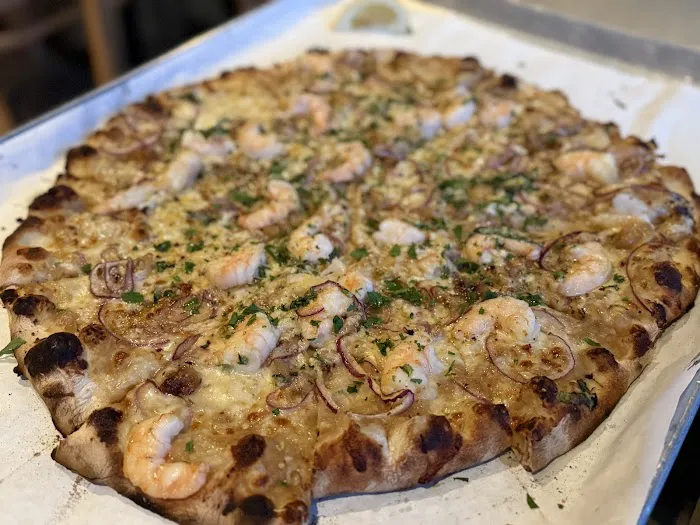 Sally's Apizza Picture 5