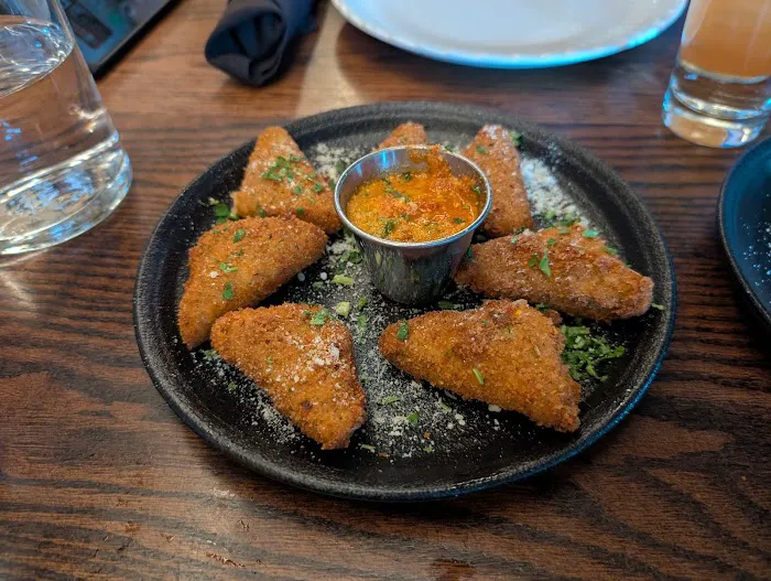 Sally's Apizza Picture 1