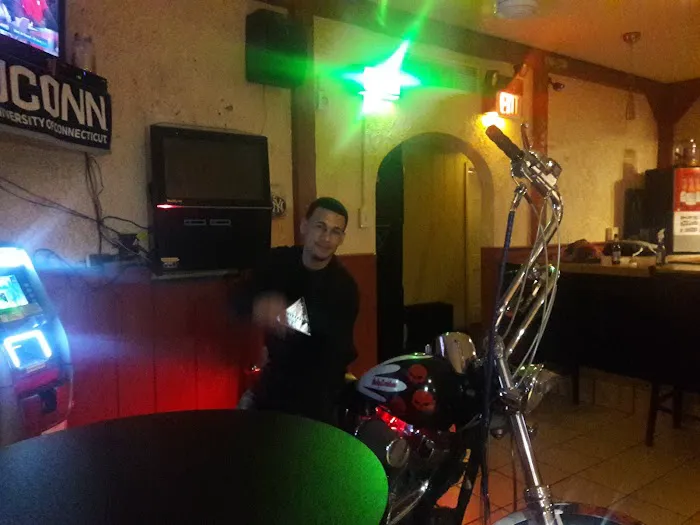 Ayala's Restaurant Picture 9