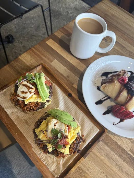 Don Roque Garage Picture 10