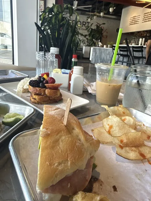 Don Roque Garage Picture 3