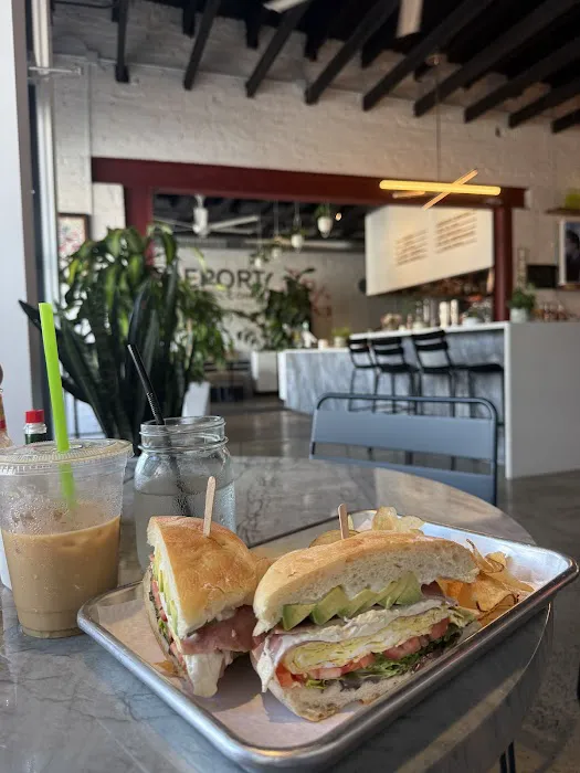 Don Roque Garage Picture 4