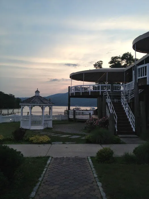 Harbor at Charles Point Picture 1