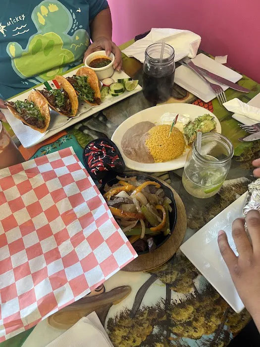 Taqueria La Mexicana Picture 9