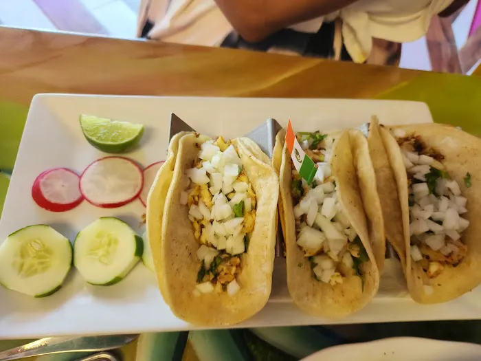 Taqueria La Mexicana Picture 2
