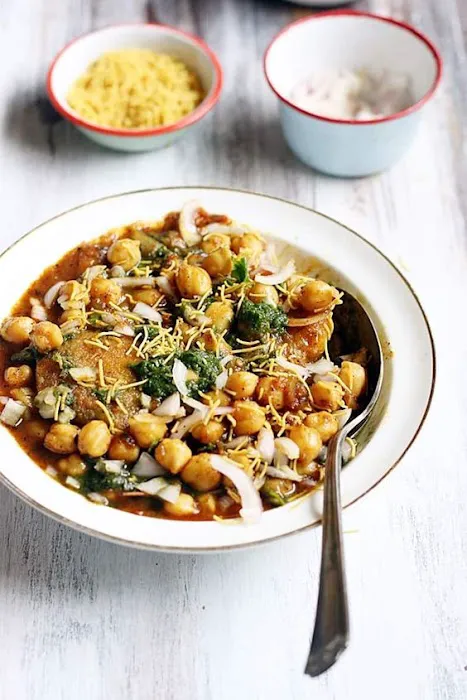 Nila/Ruchi of India Picture 1