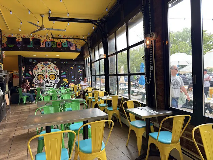 Taco Dive Bar Picture 10