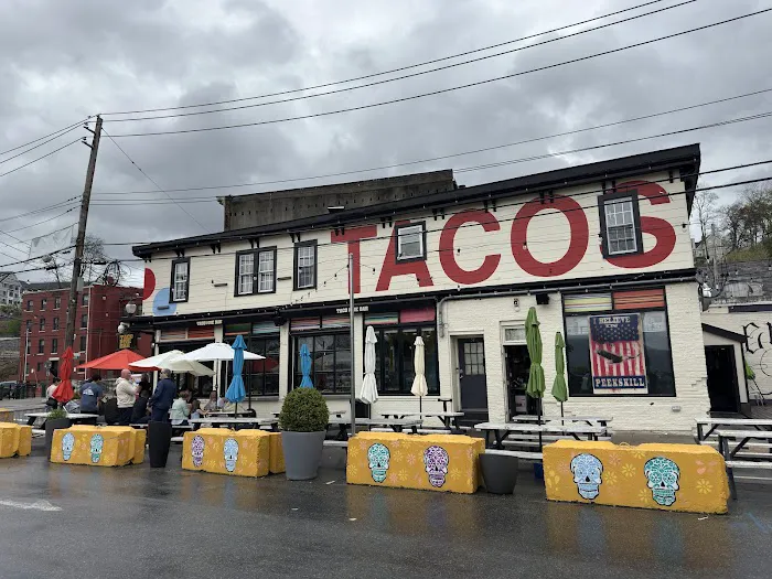 Taco Dive Bar Picture 8