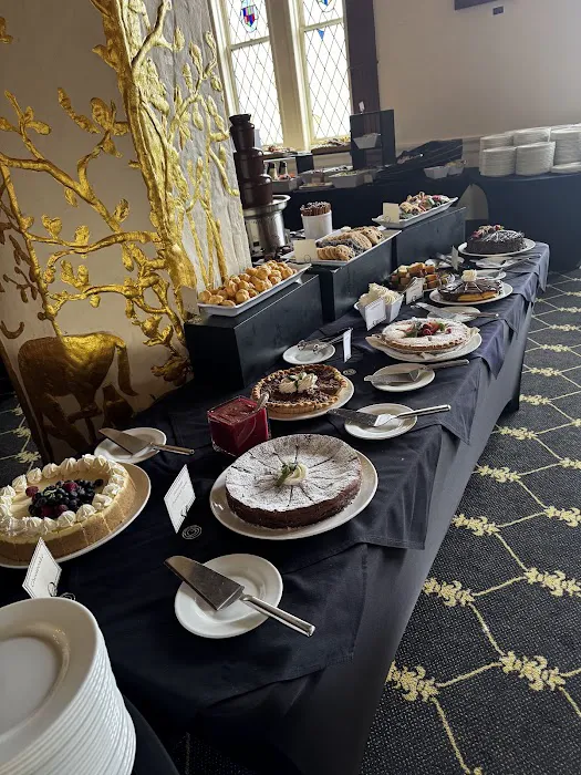 MacArthur's Riverview Restaurant Picture 10