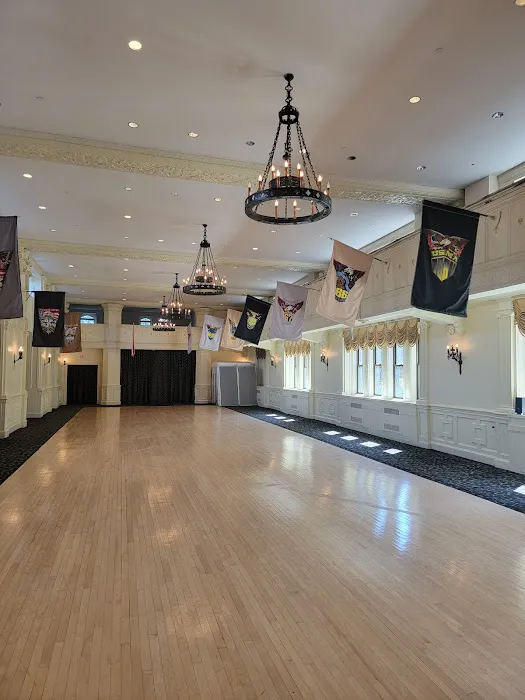 MacArthur's Riverview Restaurant Picture 9