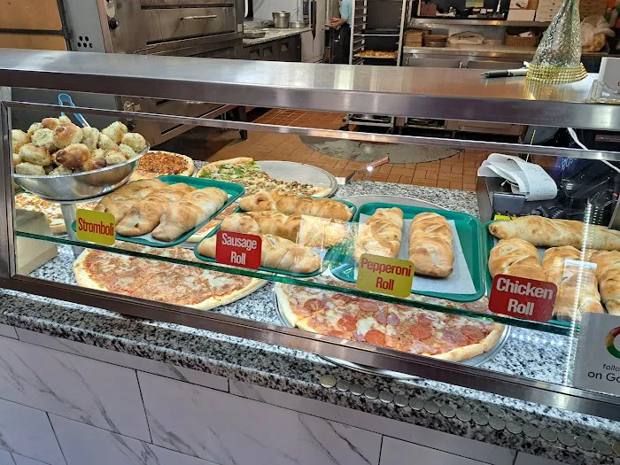 Delizia's Pizza Kitchen (Highland Falls) Picture 3