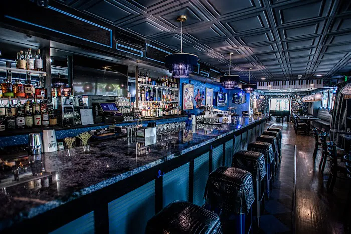 Storm King Lounge and Fare Picture 9