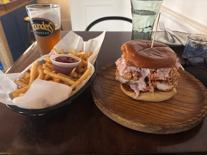 Burke's Tavern Picture 5