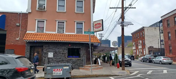 Alondras Bar And Lounge Picture 7