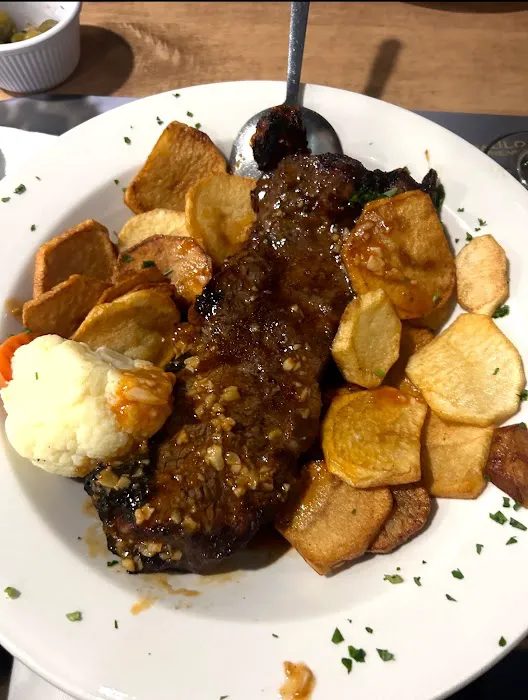 O Escritório Charcoal Grill Picture 8