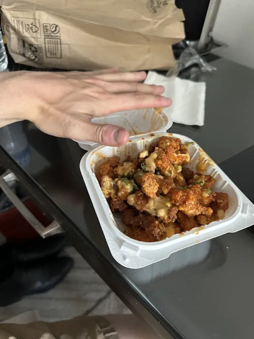 375º Chicken 'n Fries Picture 9