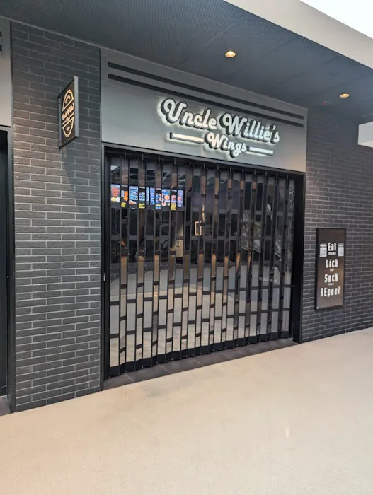 Uncle Willie's Wings Picture 5