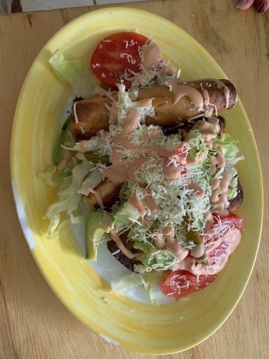 Cafeteria El Salvador Picture 2