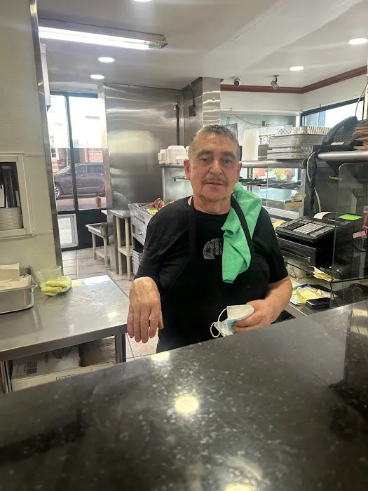 Manny’s BBQ & Restaurant Picture 3