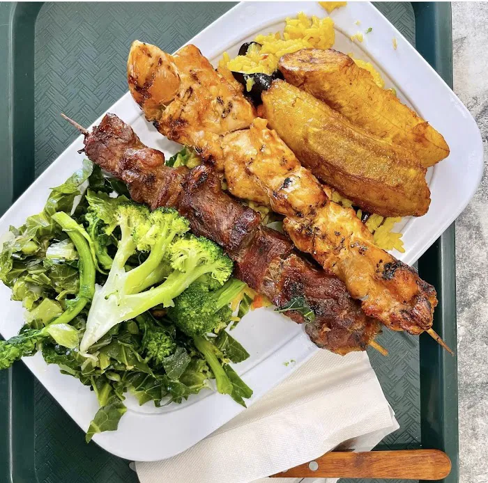 Manny’s BBQ & Restaurant Picture 2