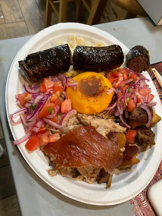 Pancito Caliente - Buffet Criollo Don Miguel - Comida y Pan Ecuatoriano Picture 3