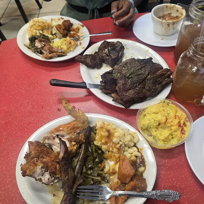 Tastey's Gail's Southern Style Soul Food Picture 10