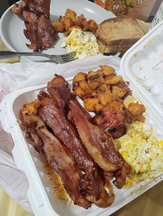 Tastey's Gail's Southern Style Soul Food Picture 4