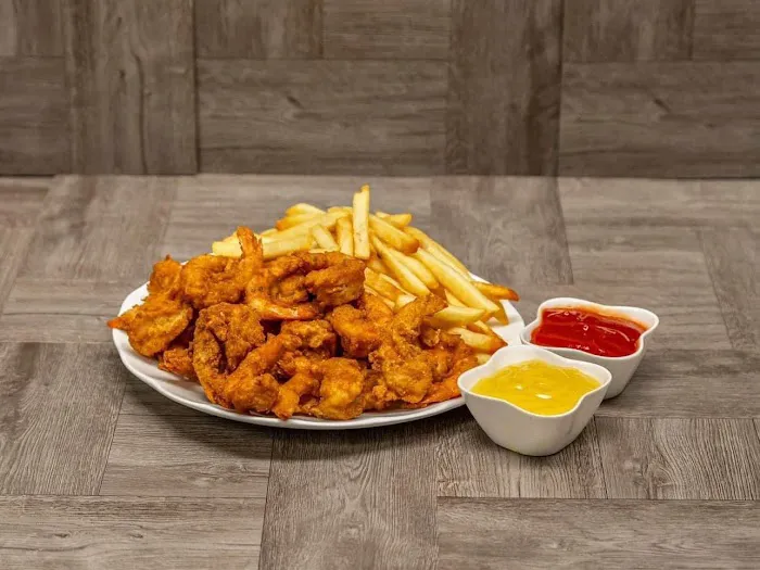 GOLDEN WINGS FISH AND CHICKEN THE BEST CHICKEN IN TOWN Picture 8