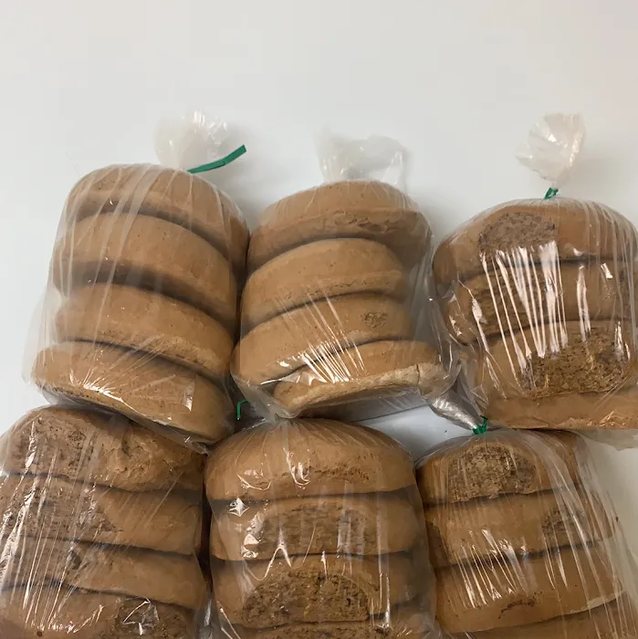 Landos Jamaican Resturant/Bakery Picture 9