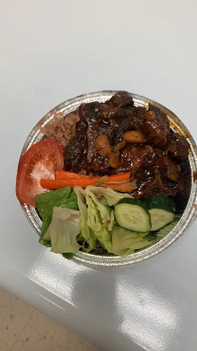 Landos Jamaican Resturant/Bakery Picture 4